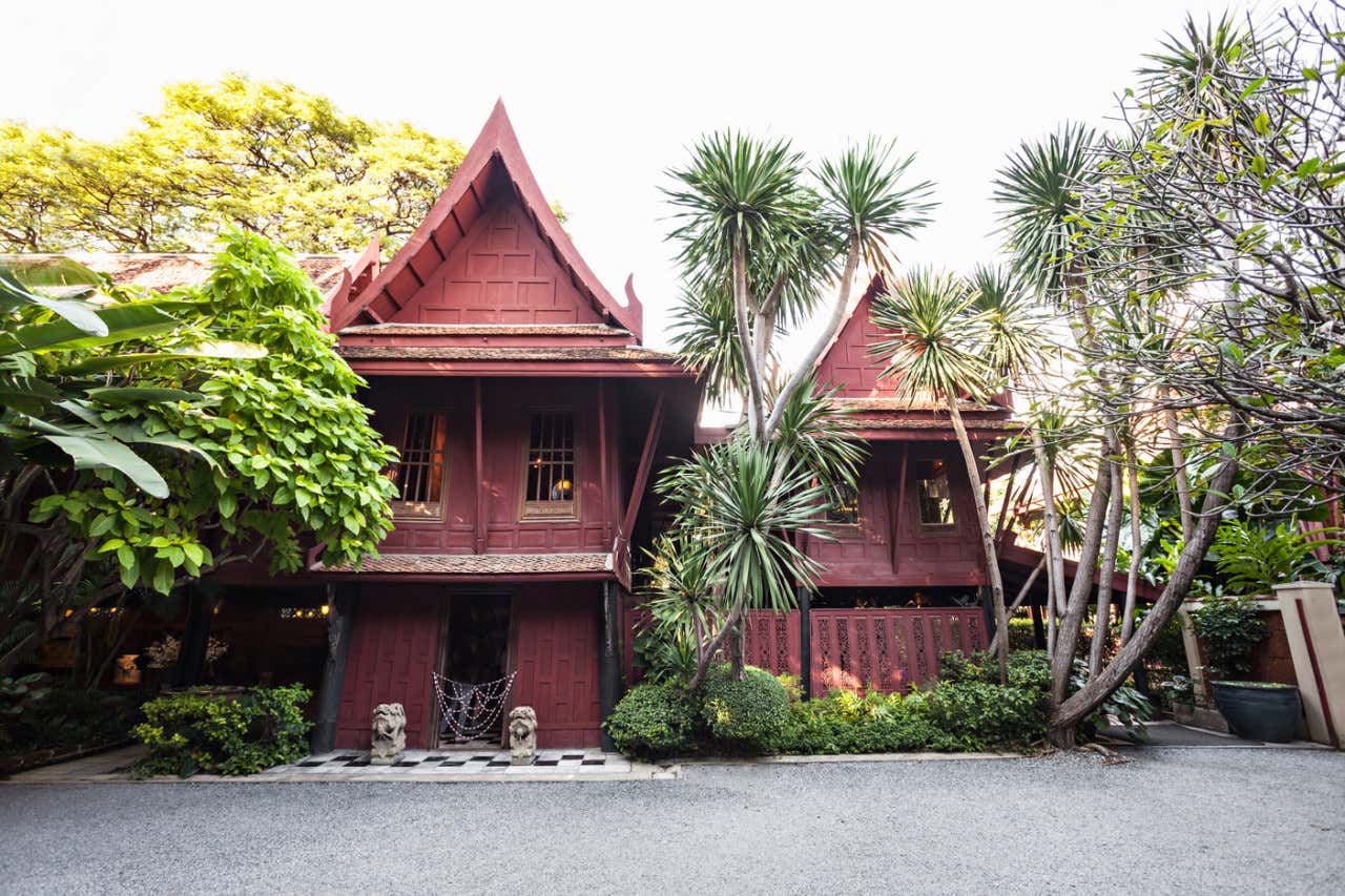 Casa Jim Thompson rodeada por la vegetación de Bangkok