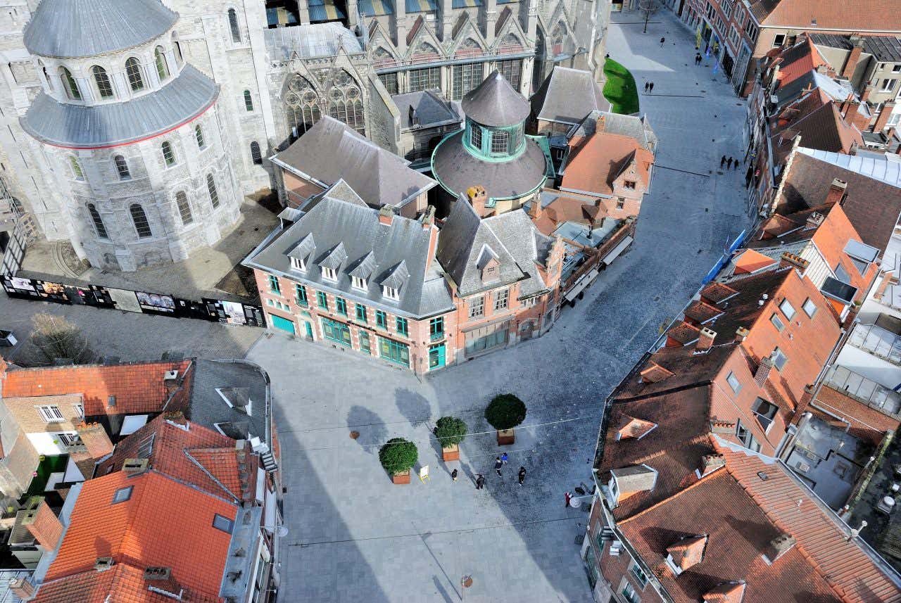 Vue sur le centre historique de Tournai depuis le beffroi