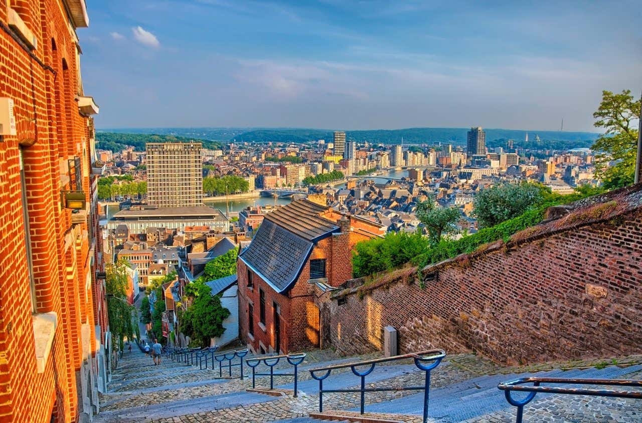 Vue sur Liège depuis la montagne de Bueren, une visite incontournable à faire en Belgique