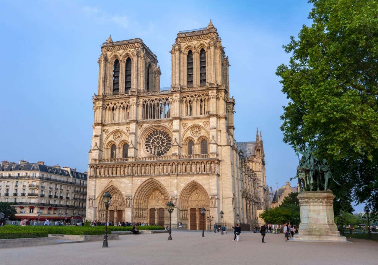 La Catedral de Notre Dame en primer plano