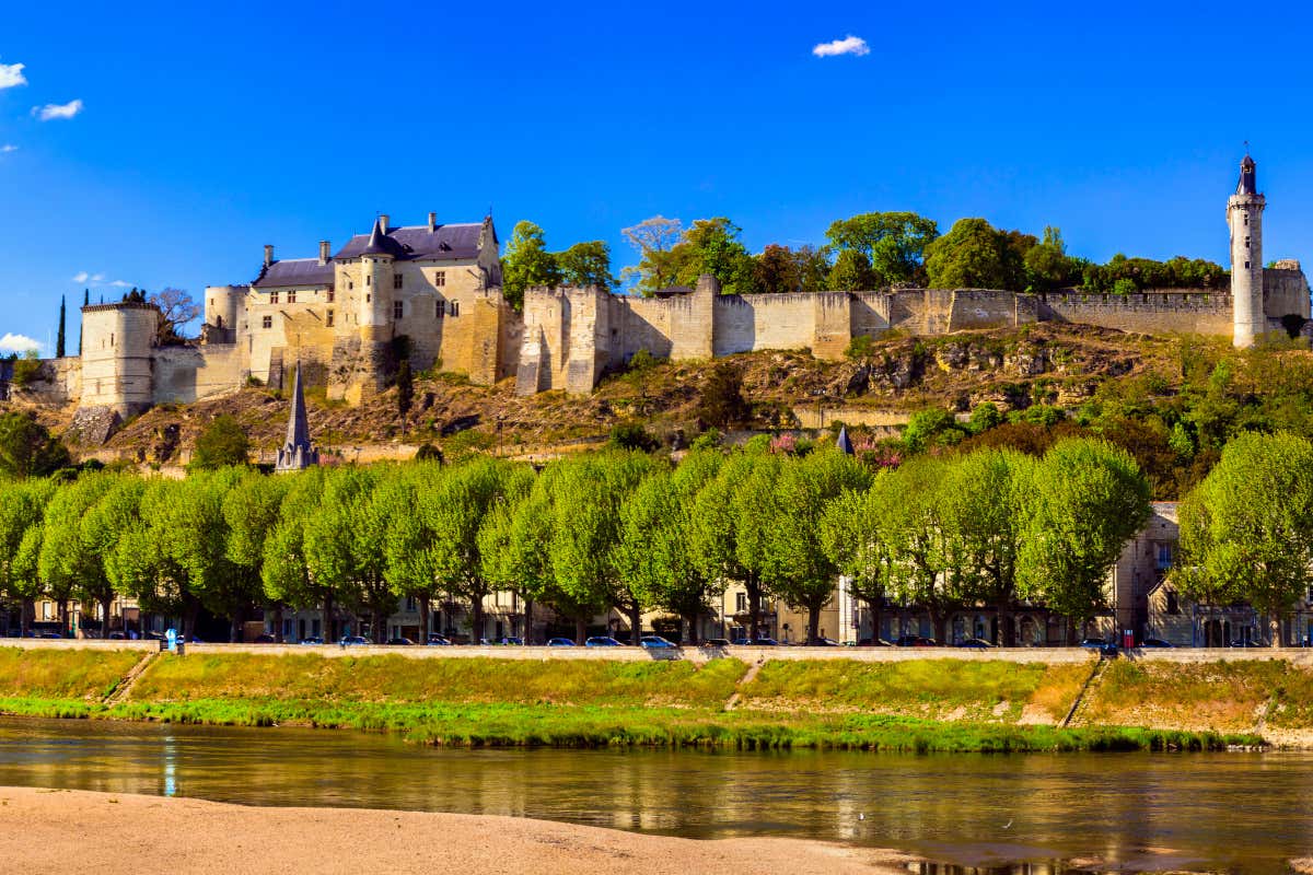 Panorámica de una fortaleza medieval