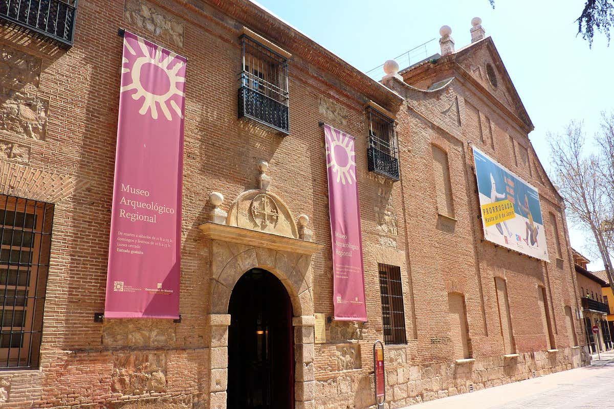 Exterior de un antiguo convento reconvertido en museo