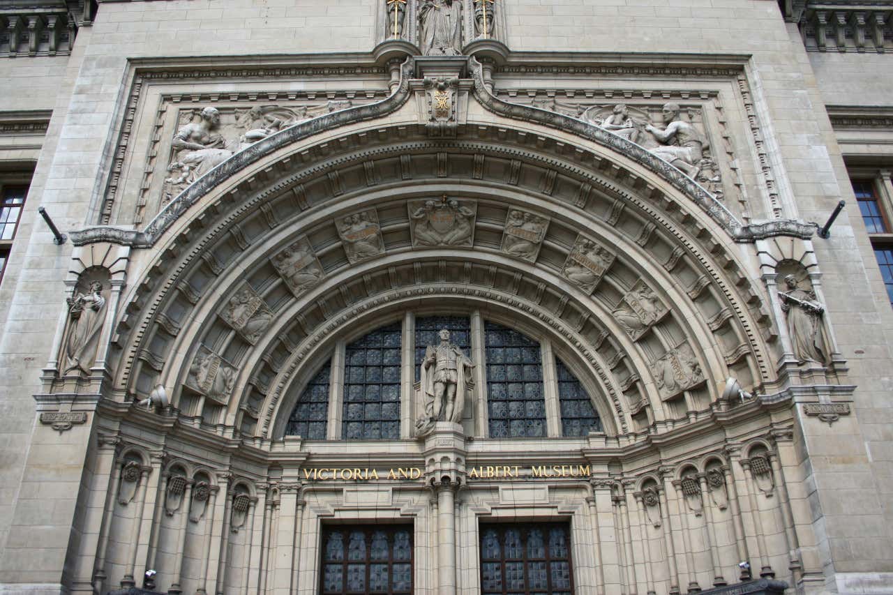 Fachada del Museo de Victoria y Alberto, en Londres