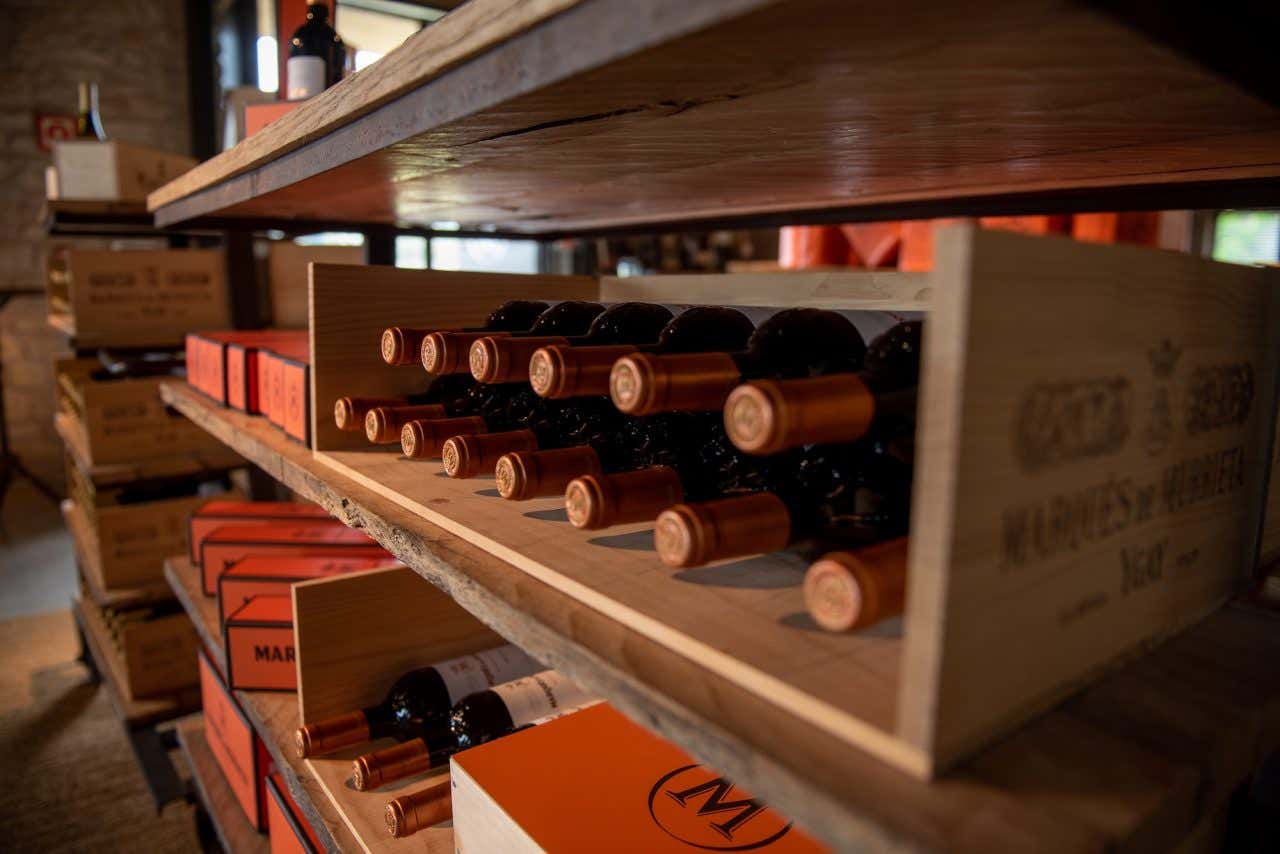 Vinhos Marqués de Murrieta em prateleiras para compra