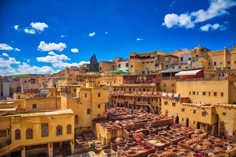 La più grande e affollata delle quattro concerie tradizionali ancora in attività nella medina di Fez, in Marocco