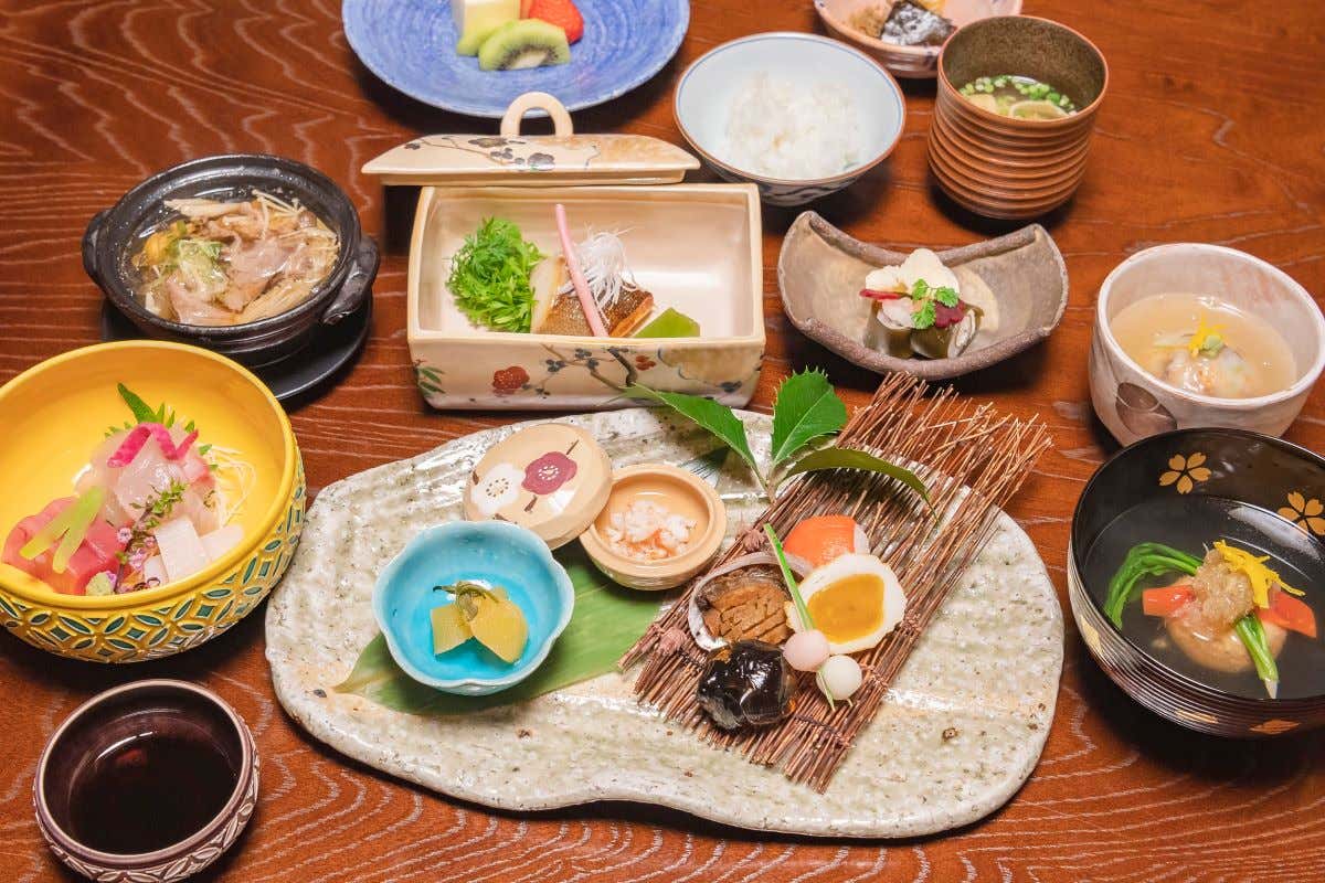 Detalle de varios platillos japoneses, Kaiseki o experiencia de lujo