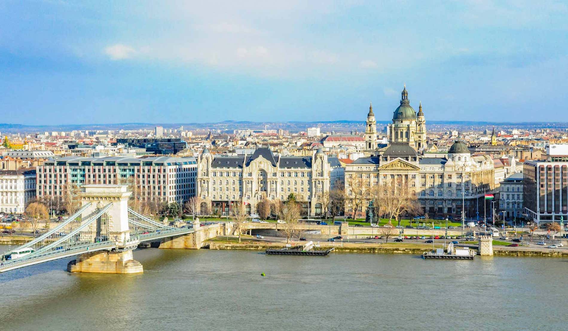 Panorámica de Budapest: Puente de las Cadena y Basílica