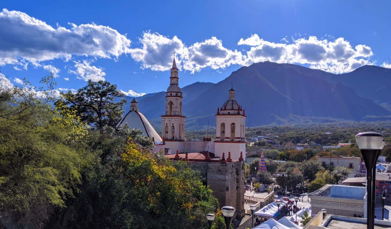 A shot of the cathedral of Santiago, Nuevo León.