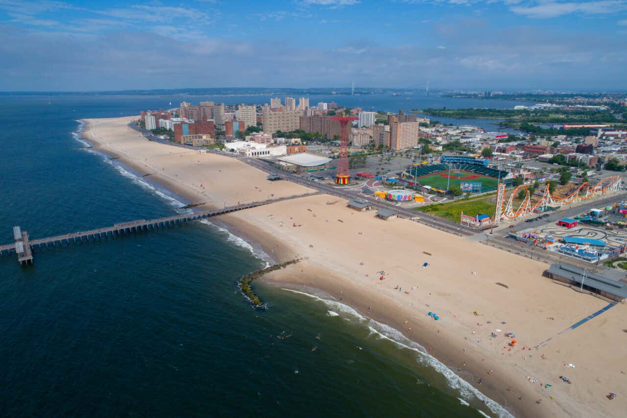 Vue aérienne sur Coney Island, idéale si vous visitez New York en été
