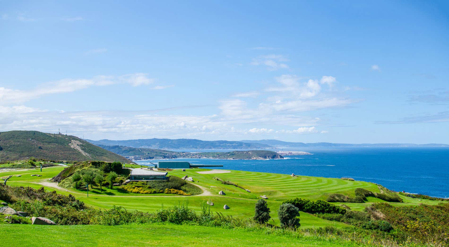 Panorâmica de La Coruña, do Monte de San Pedro, em um dia ensolarado