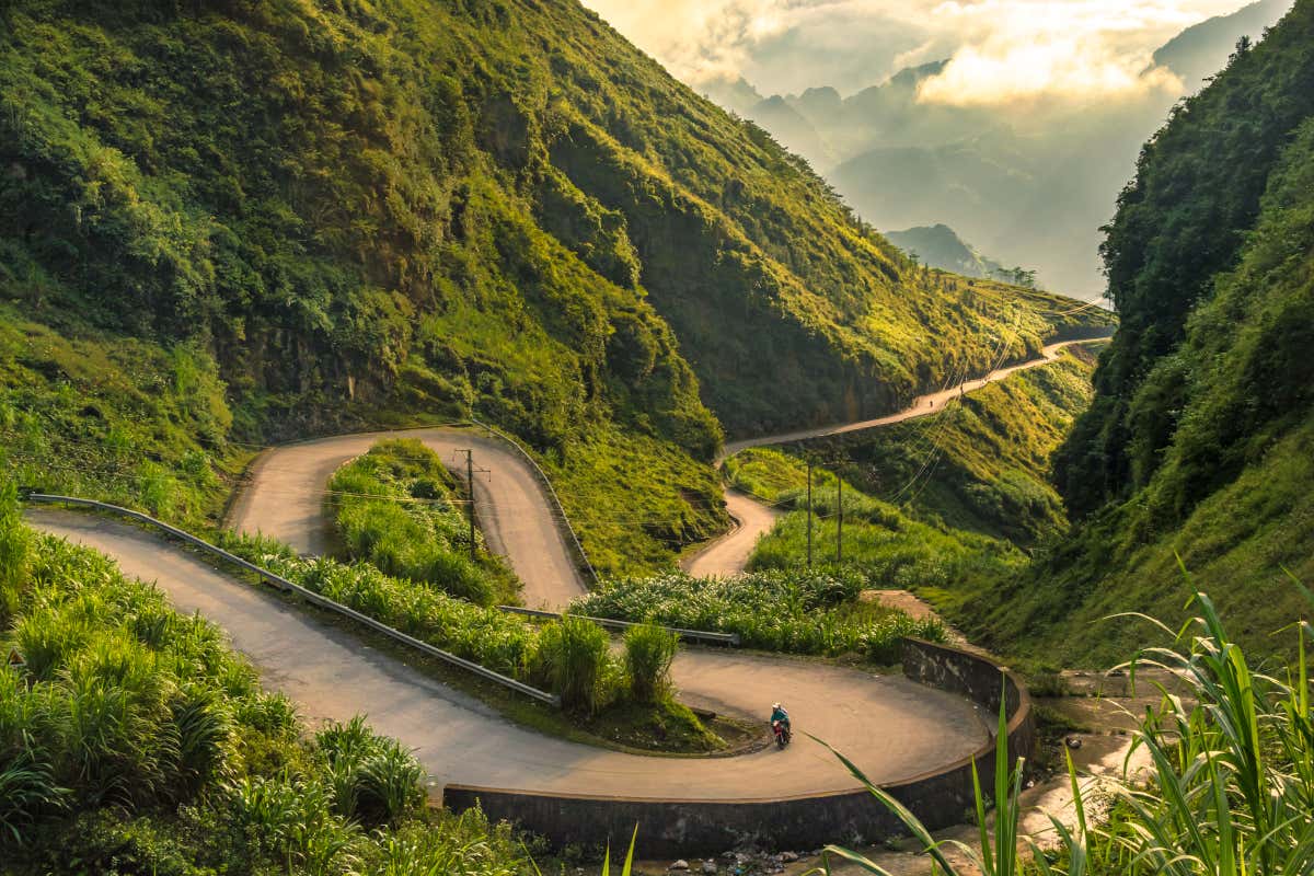 Route entre les montagnes, province de Ha Giang