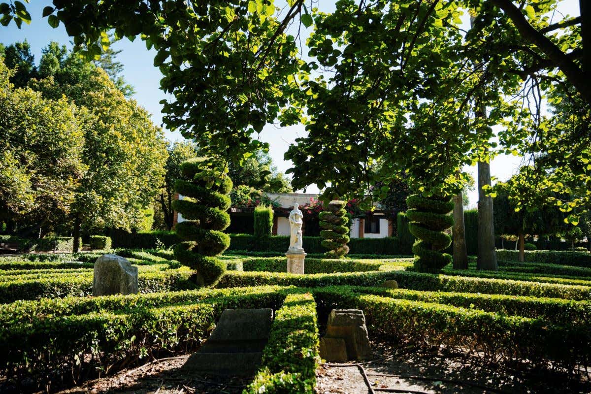 Escultura situada en el centro del parque Jardines del Real, en Valencia