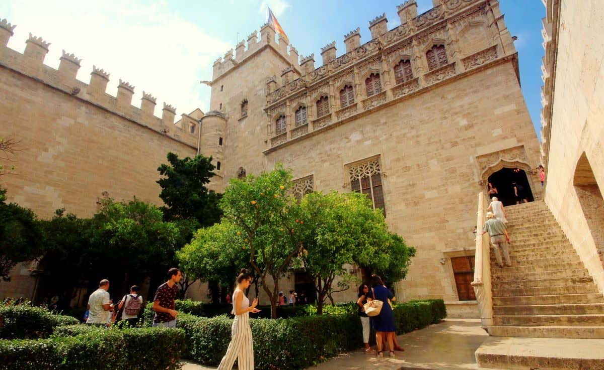 Exteriores de la Lonja de la Seda de Valencia