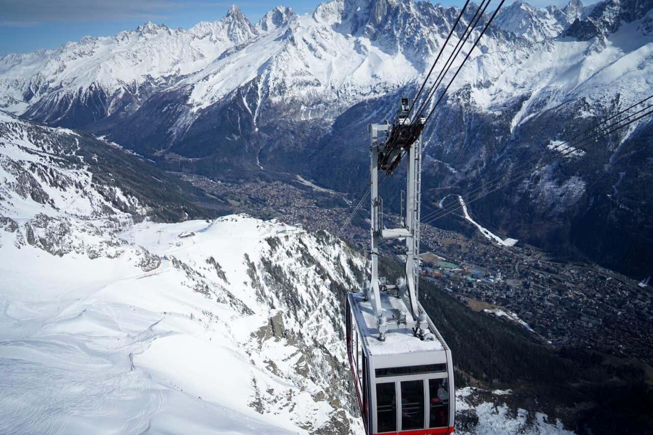 Vue sur le téléphérique du Brévent