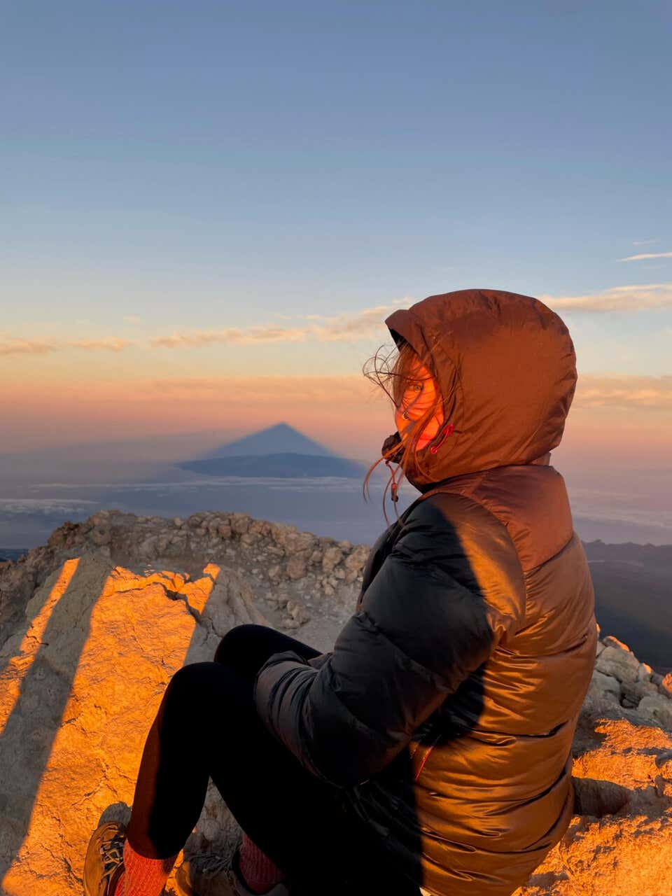 Alice, después de hacer vivac en el Teide 