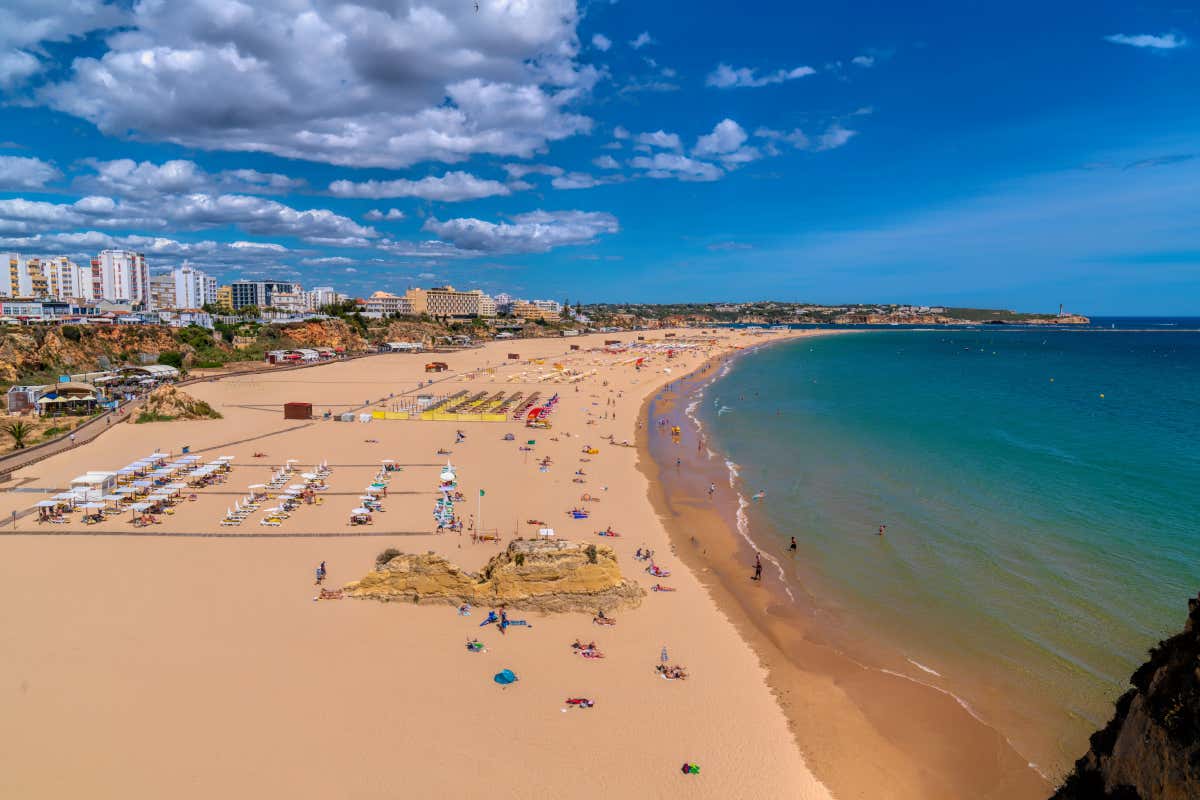 Vue sur la Praia da Rocha, à Portimão