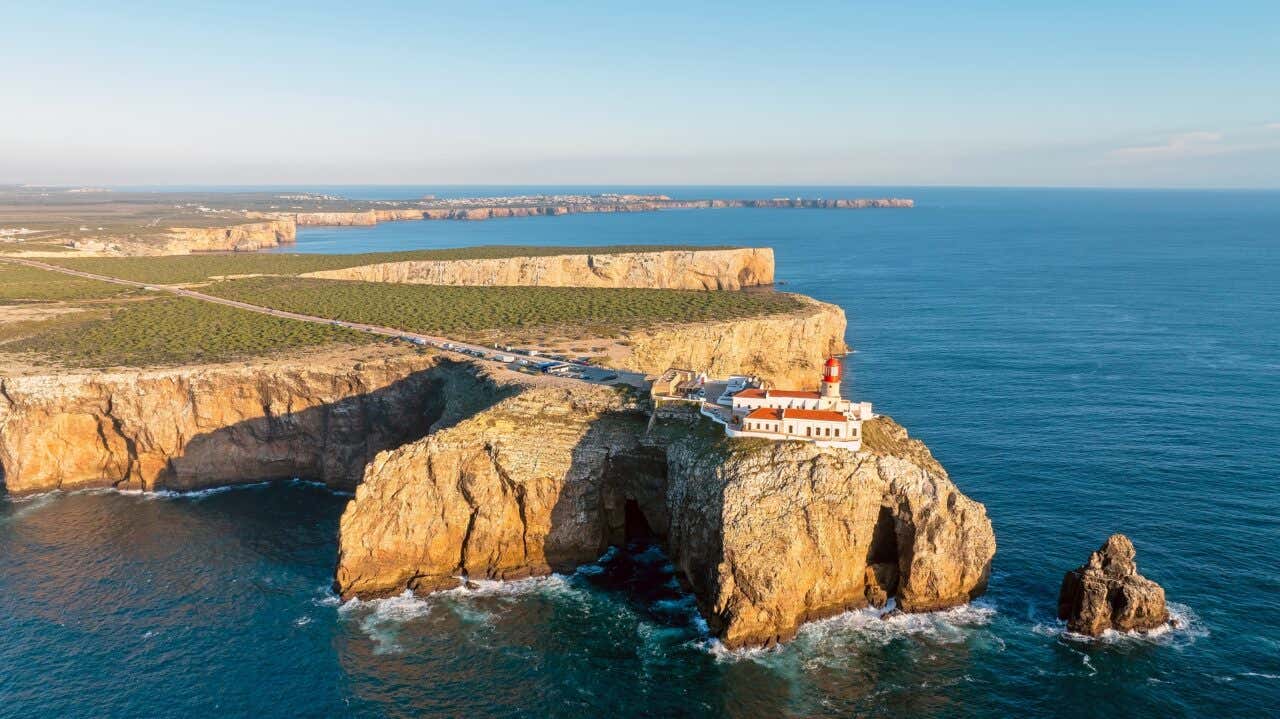 Vue aérienne sur le Cabo São Vicente et son phare