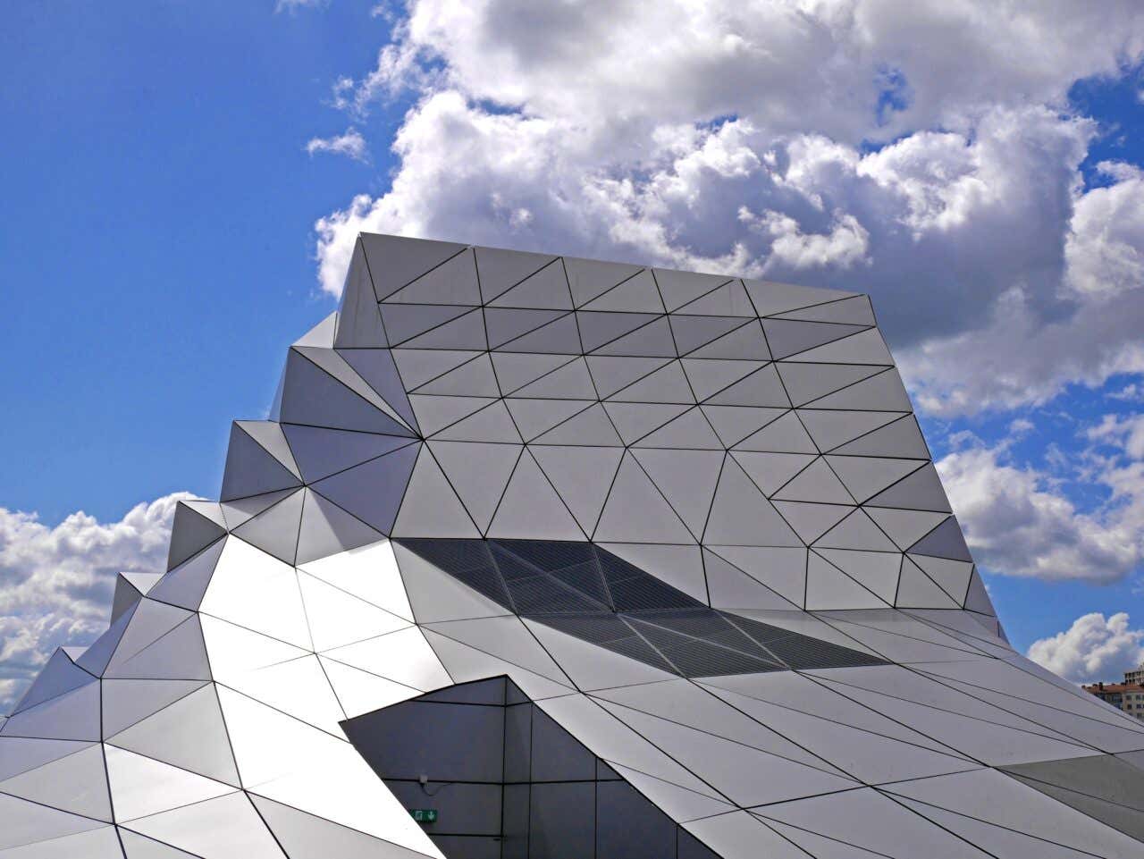 Détails d'une partie de l'architecture du Musée des Confluences à Lyon