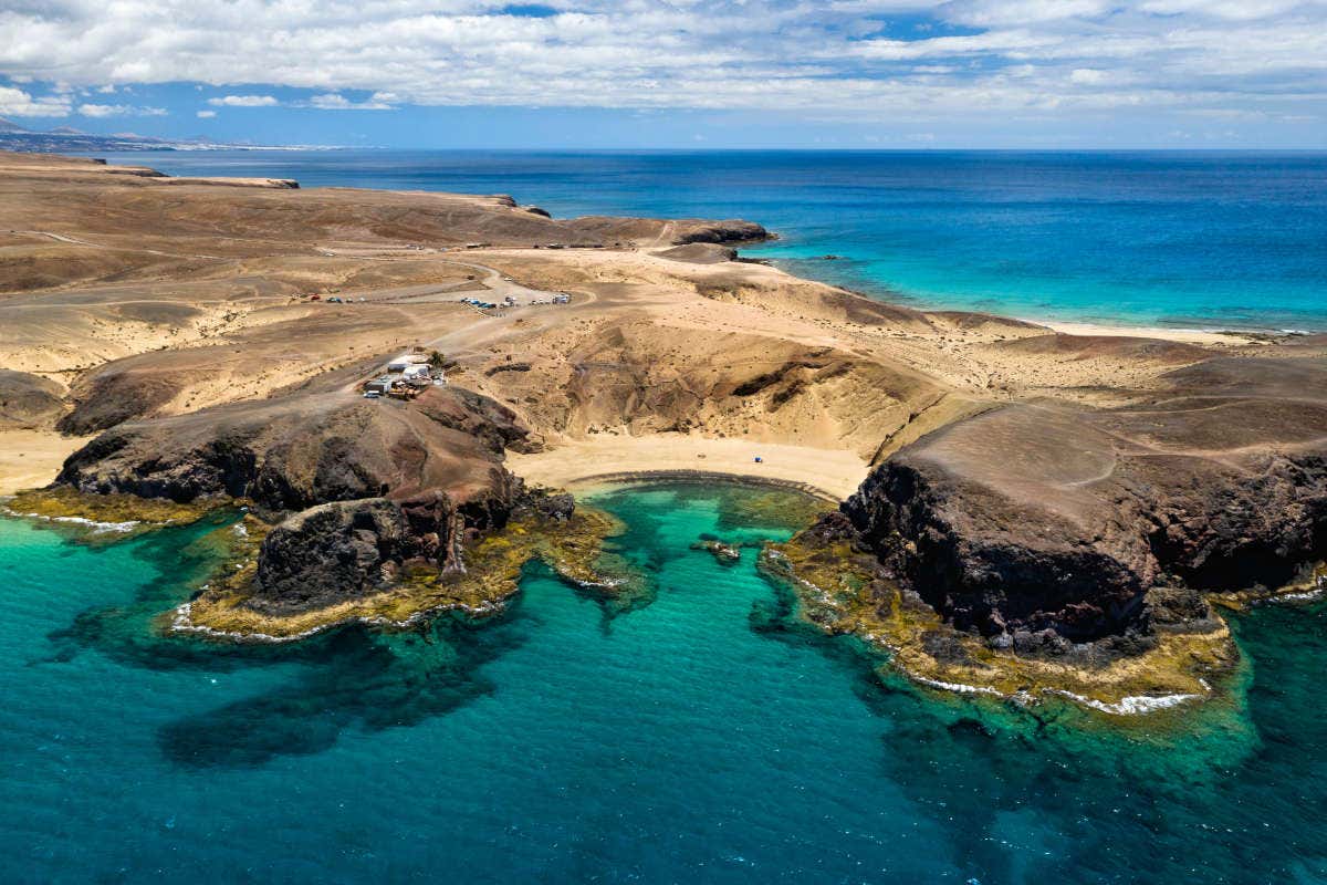 Vistas aéreas de la playa de Papagayo, en Lanzarote