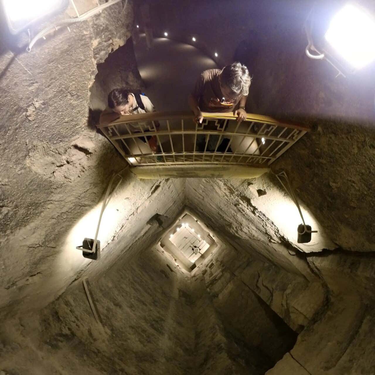 Explorando el interior de la Pirámide Sakkara