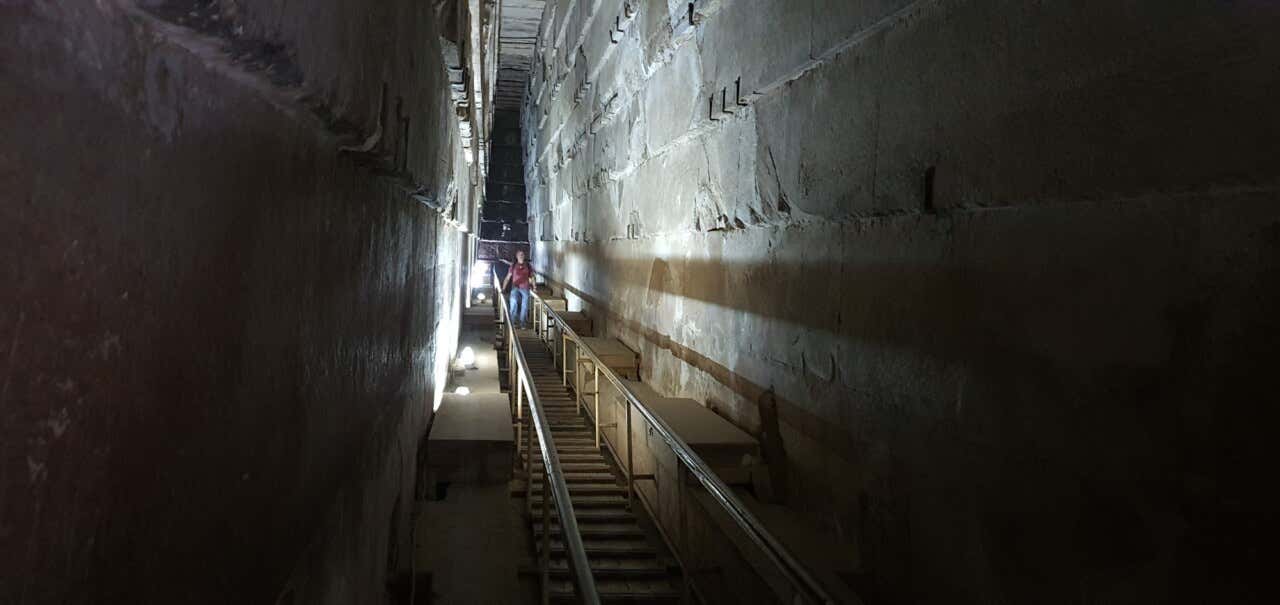 Recorrido al interior de la Pirámide de Keops