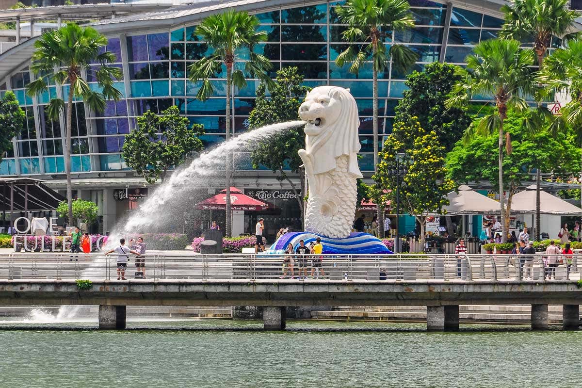 El Merlion Park lleva su nombre gracias a la criatura mítica con cabeza de león y cuerpo de pez.