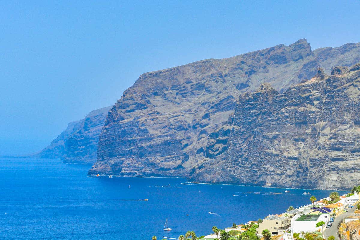 Acantilado en la Playa de los Gigantes en Tenerife