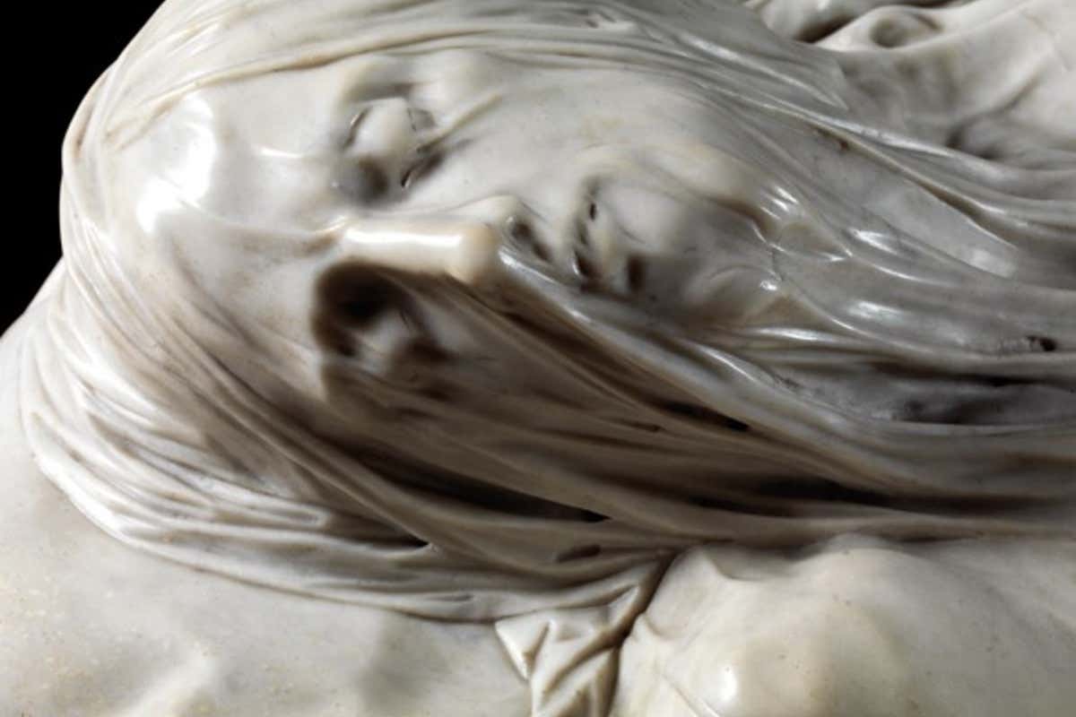 Primo piano del viso del Cristo Velato