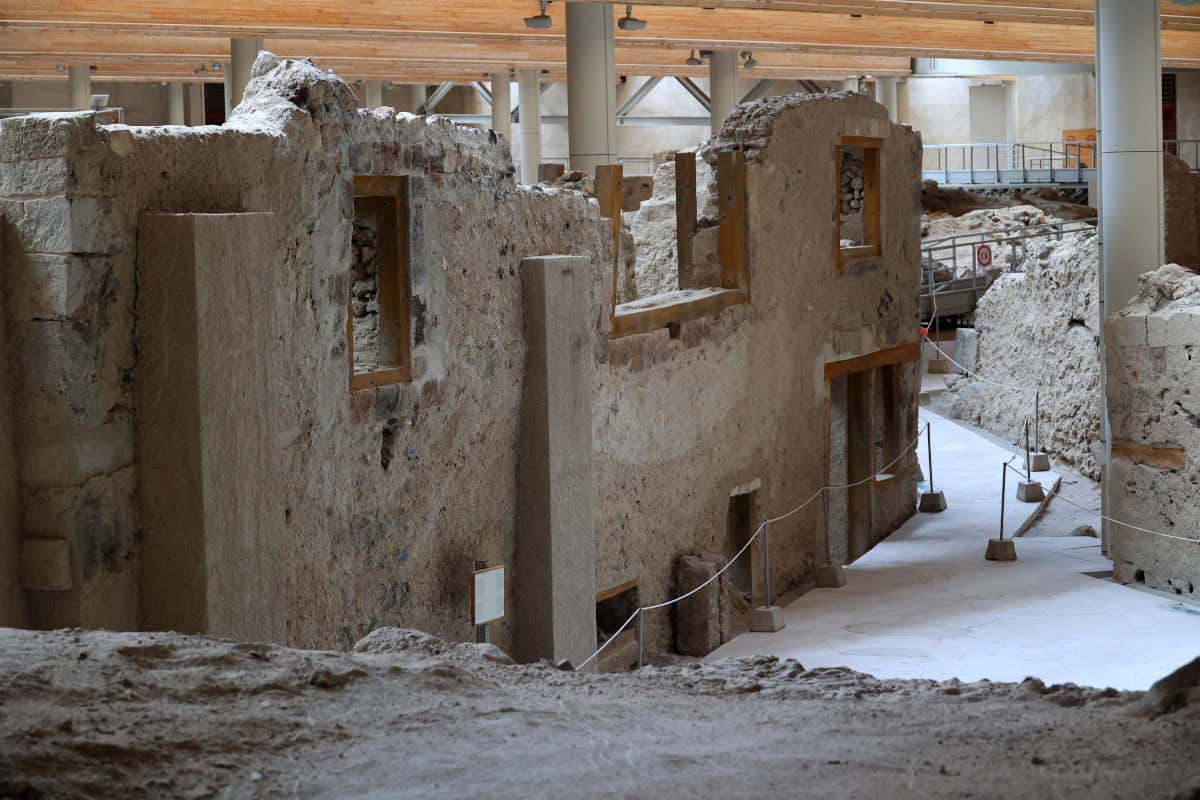 Vestiges de maisons du site archéologique d’Akrotiri