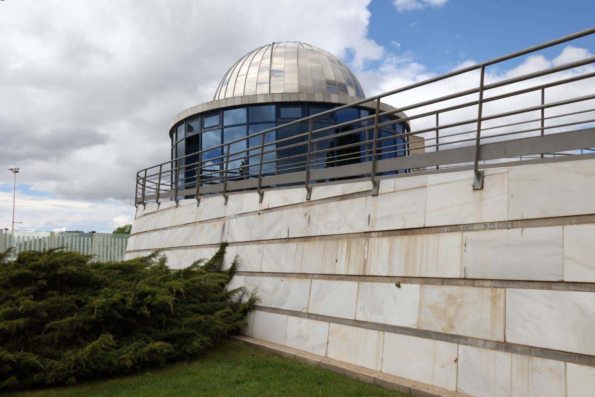 Vista detalle de la cúpula del observatorio del Parque de las Ciencas de Granada