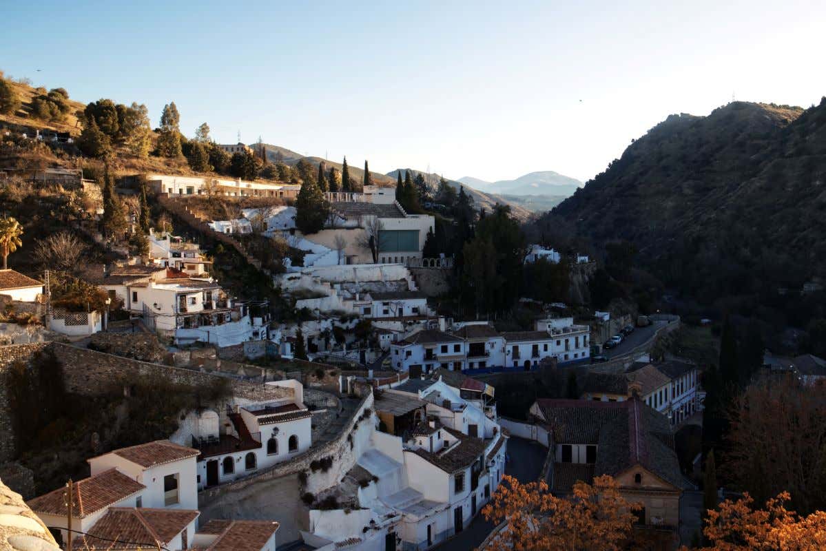 Colina del Sacromonte al atardecer