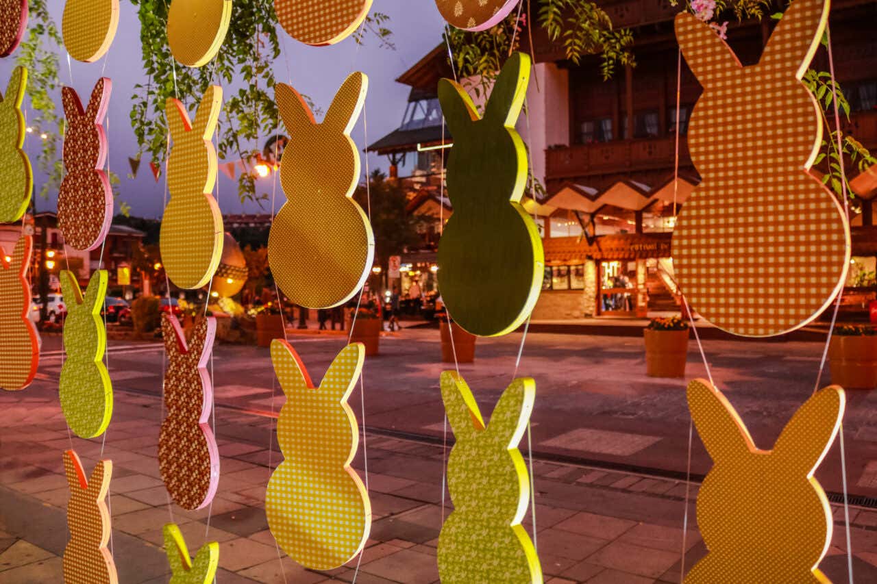 Rua de Gramado decorada na Páscoa