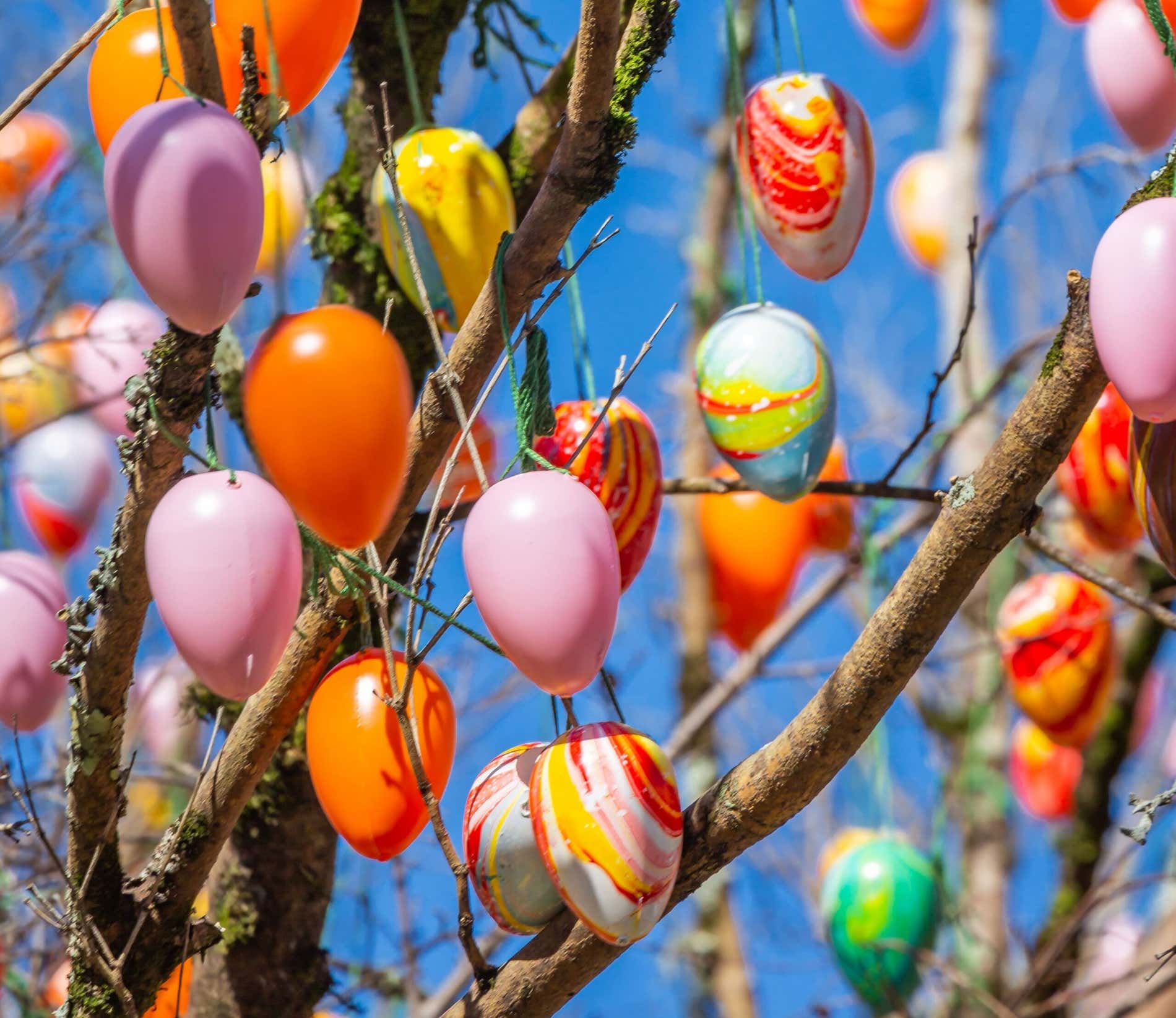 Decoração com ovos coloridos em Gramado na Páscoa