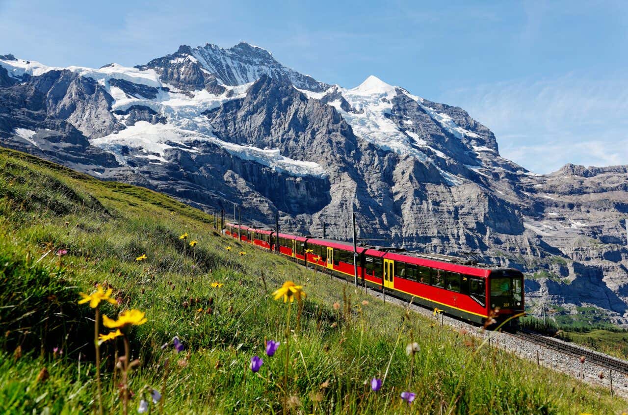 Chemin de fer de la Jungfrau depuis le Jungfraujoch en Suisse ; un des meilleurs pays pour voyager en sécurité en 2026