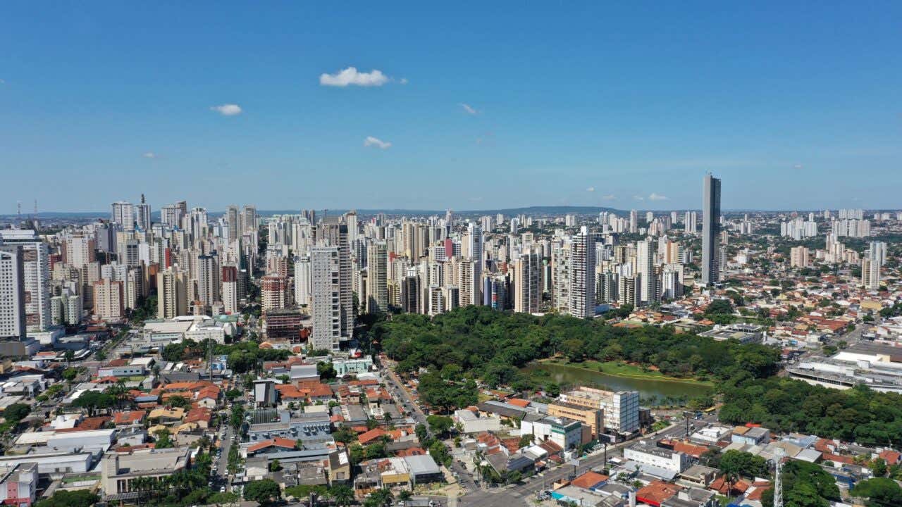 Vista panorâmica de Goiânia em um dia claro