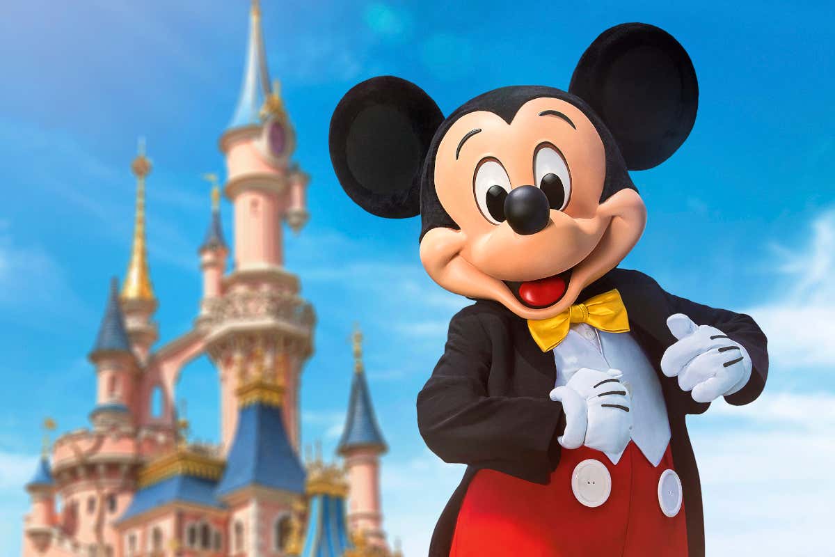 Mickey Mouse en el verano mágico de Disneyland París