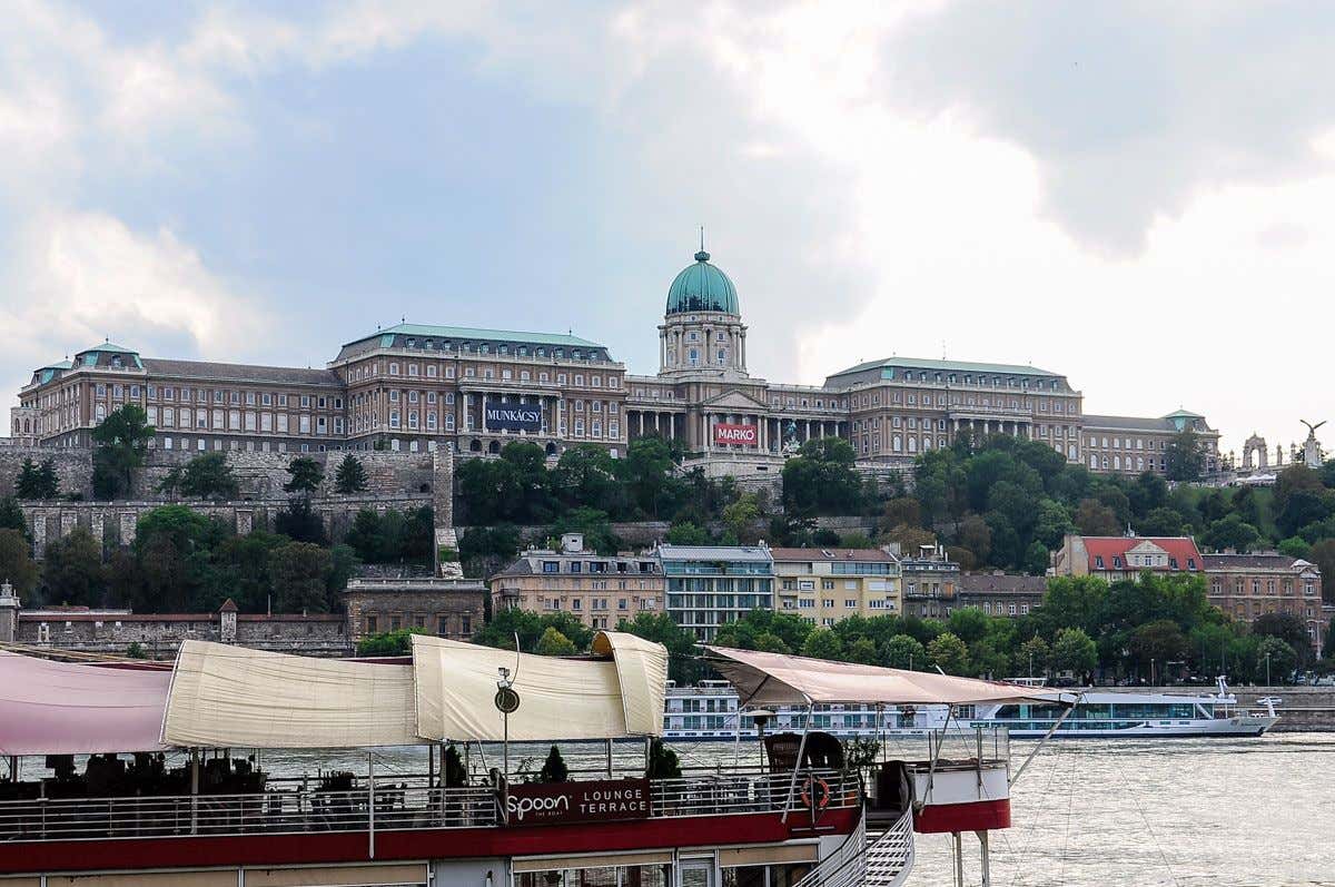 Vistas del Castillo de Buda y el Danubio.