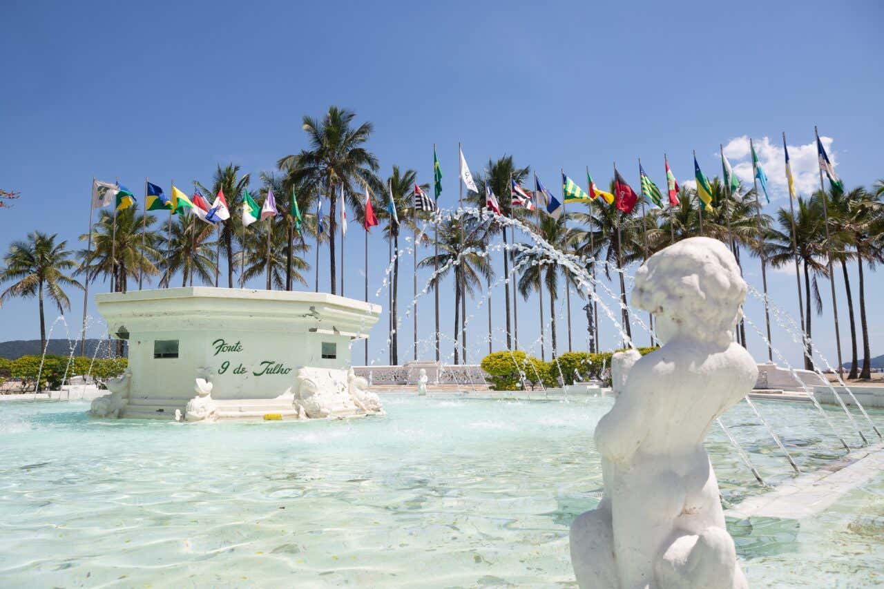 Praça das Bandeiras em Santos, um dos munumentos imperdíveis da cidade