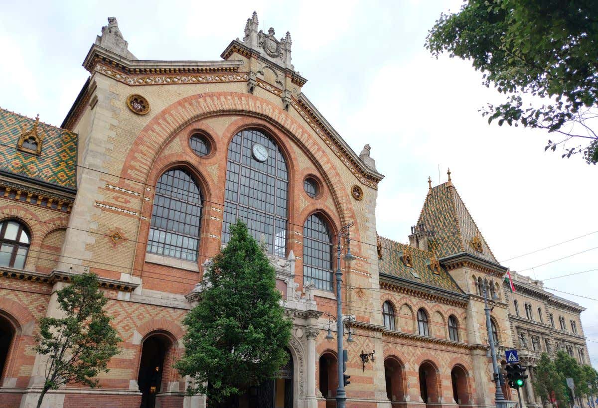 Fachada de Mercado Central de Budapest.