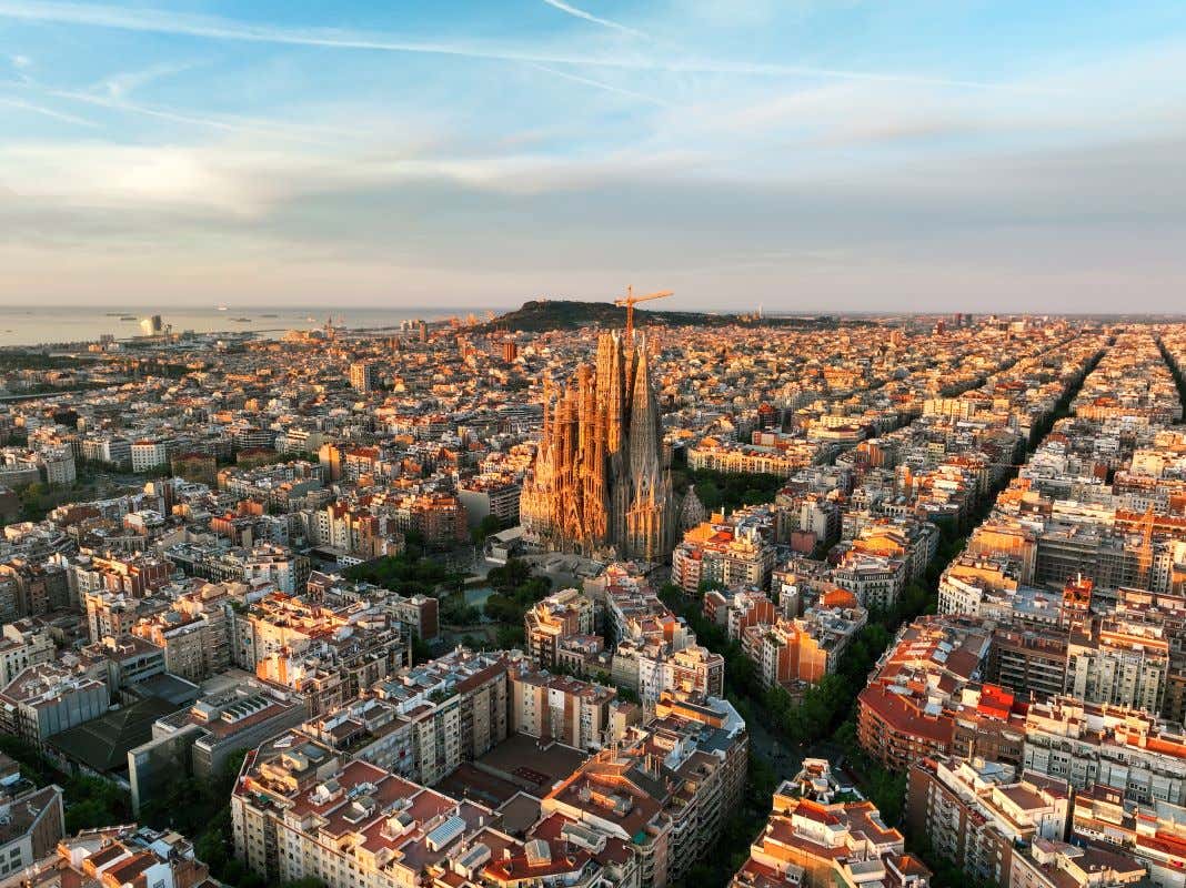 Panorámica de Barcelona donde destaca la Sagrada Familia