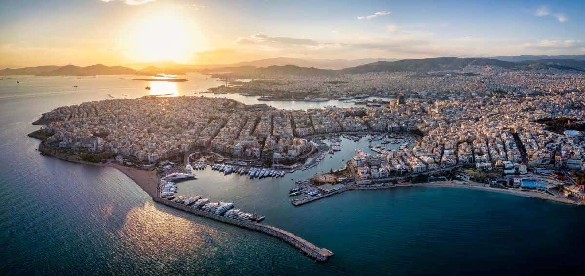 Puerto de El Pireo al atardecer