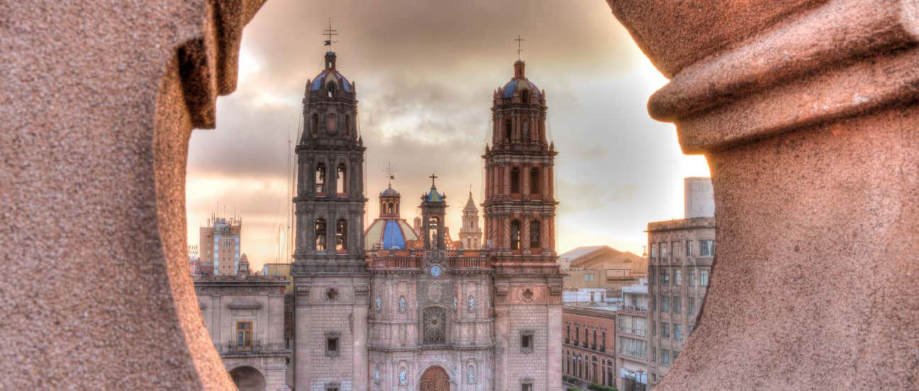 Catedral Metropolitana de San Luis Potosí vista desde la Plaza de Armas