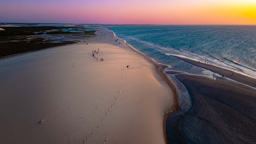 Vista panorâmica do Parque Nacional de Jericoacoara ao entardecer