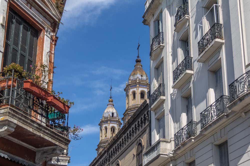 Edifícios históricos de San Telmo e a Igreja de San Pedro Telmo, em Buenos Aires, Argentina