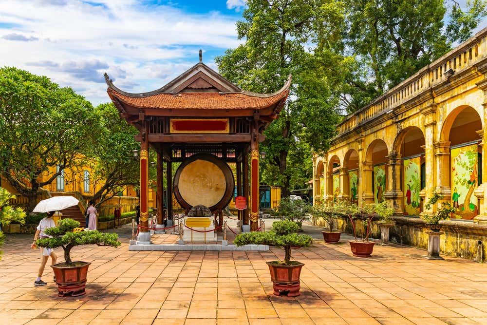 Vista do Castelo Imperial de Thăng Long, um dos mais importantes patrimônios históricos de Hanói, no Vietnã