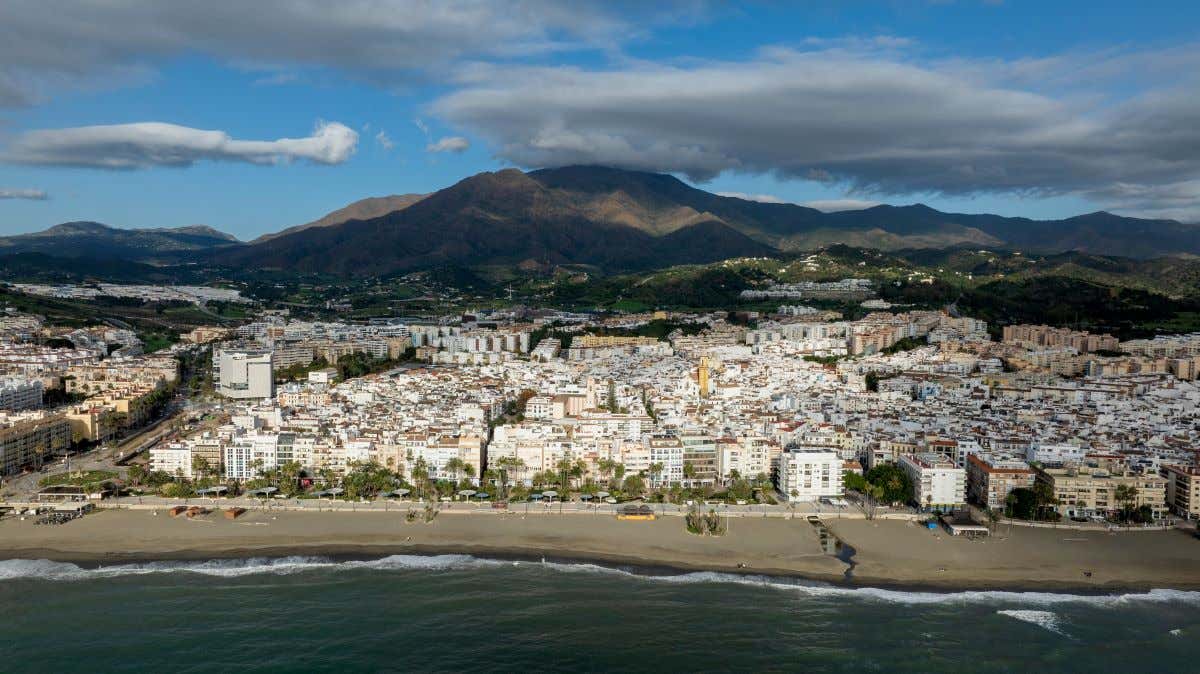 Vista aérea del municipio de Estepona en Málaga