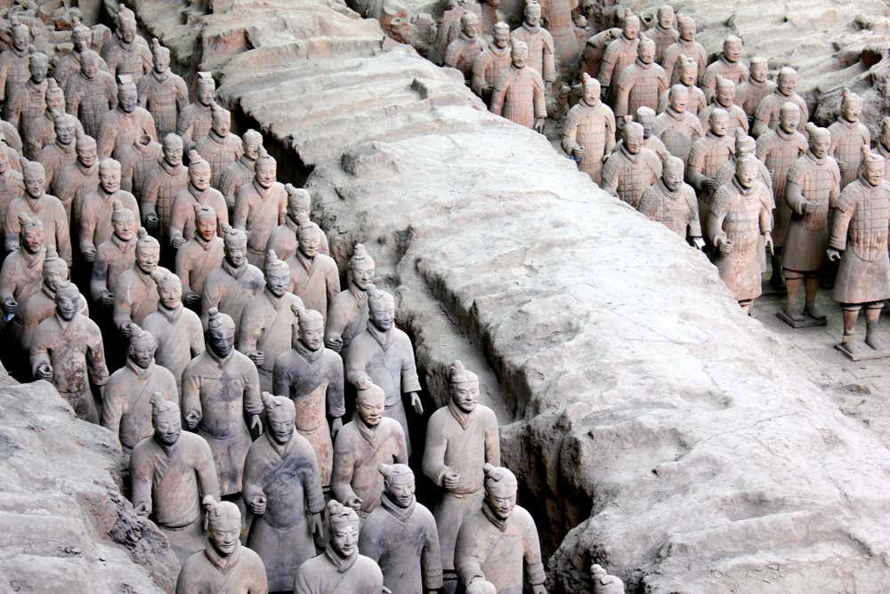 Guerreiros de terracota do Exército de Qin, conjunto de milhares de estátuas que representam soldados, cavalos e carros de guerra do primeiro imperador da China, em Xi’an, província de Shaanxi, China