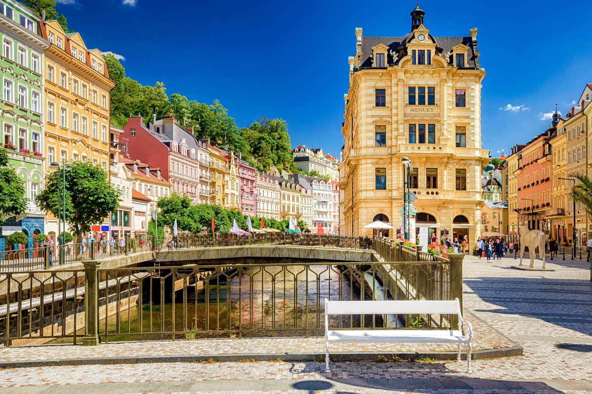Casas de colores en Karlovy Vary, uno de los lugares que hay que ver en la República Checa