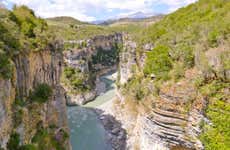 Excursão ao cânion de Osum e à cascata de Bogove