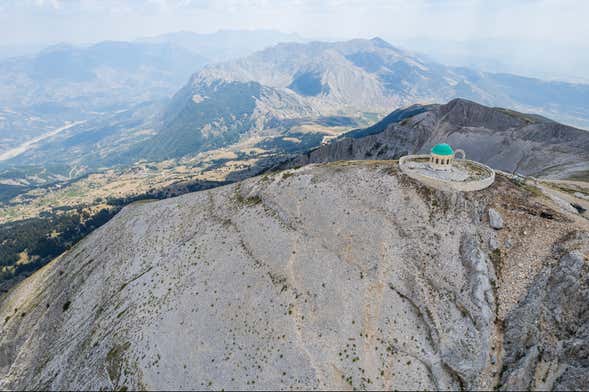 Trekking sulla montagna Tomorr + Cascata di Bogove
